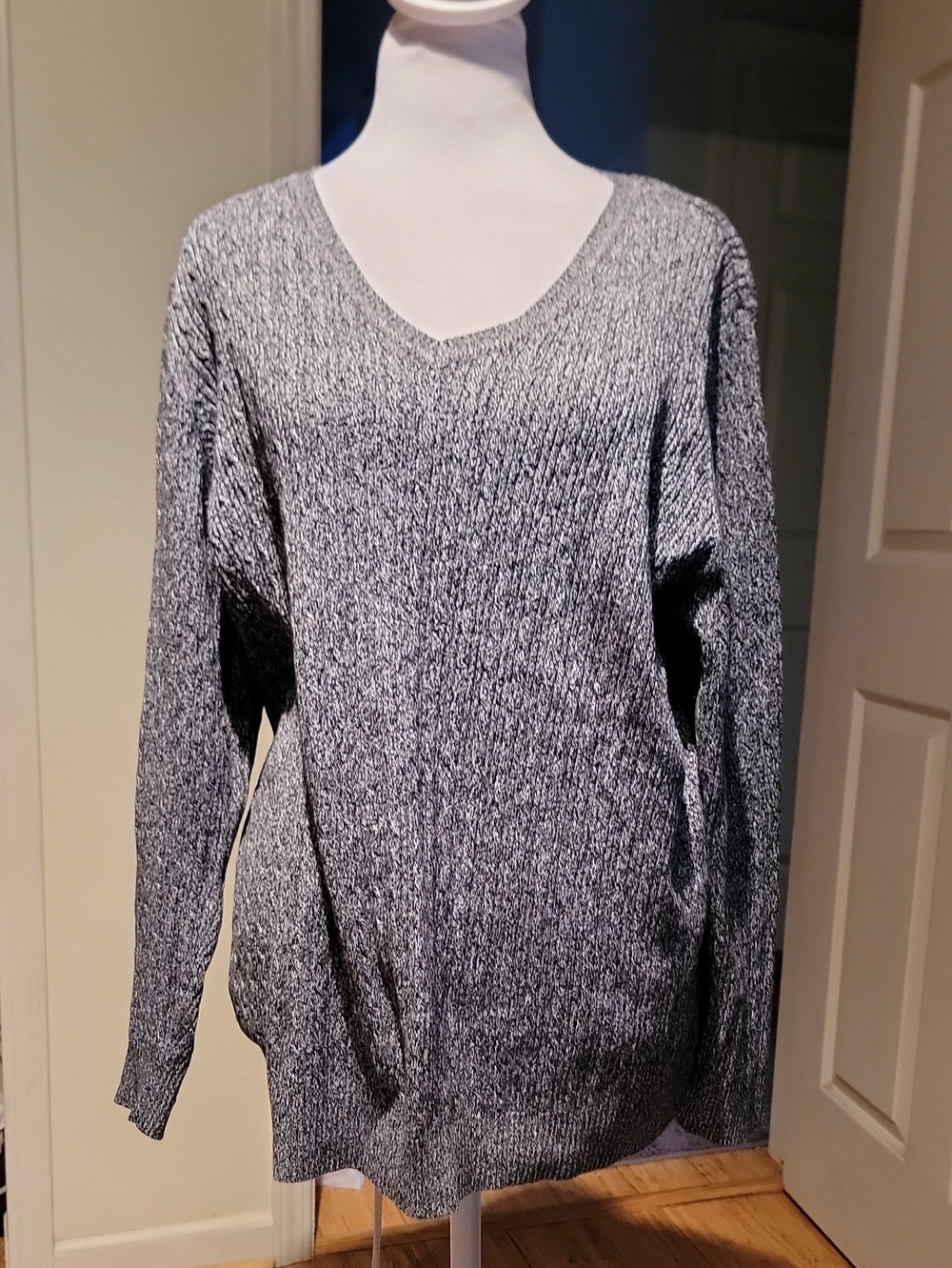 Karen Scott Women's Gray V-Neck Sweater